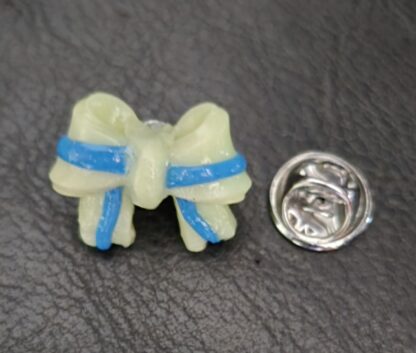 Cheer - Clay Bow Pin